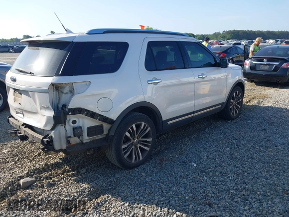2019 Ford Explorer Platinum z VIN 1FM5K8HT5KGA58043, wystawiony jako IAAI lot #42150621 z przebiegiem 173 868 mil mil oraz . Historia ofert i sprzedaży dostępna na DreamBid. Obrazek 4.