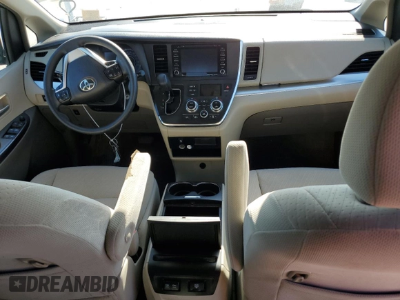 2018 Toyota Sienna LE Auto Access Seat with VIN 5TDKZ3DC3JS961968, listed as a Copart auction lot 76955644 with 28,513 mi miles and Salvage title. Bid and sale history available at DreamBid. Image 8.