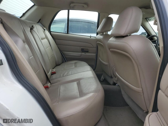 2005 Ford Crown Victoria LX with VIN 2FAFP74W95X124697, listed as a Copart auction lot 86931404 with 303,132 mi miles and Clean Title. Bid and sale history available at carsss.com. Image 10.