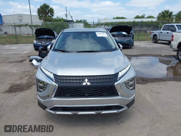 2025 Mitsubishi Eclipse Cross SE with VIN JA4ATWAA1SZ003410, listed as a IAAI auction lot 42117623 with 6,465 mi miles and . Bid and sale history available at DreamBid. Image 13.