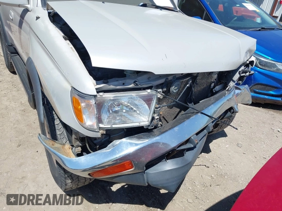 1996 Toyota 4Runner SR5 z VIN JT3HN86R8T0015119, wystawiony jako IAAI lot #42247649 z przebiegiem 379 333 mil mil oraz . Historia ofert i sprzedaży dostępna na DreamBid. Obrazek 14.