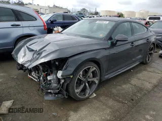 2022 Audi RS 5 Sportback z VIN WUAAWCF53NA902427, wystawiony jako Copart lot #45095014 z przebiegiem 13 104 mil mil oraz . Historia ofert i sprzedaży dostępna na DreamBid. Obrazek 1.