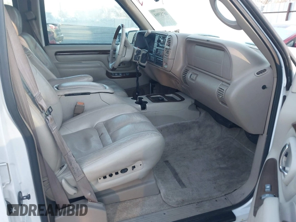 2000 Cadillac Escalade z VIN 1GYEK13R8YR146809, wystawiony jako IAAI lot #41753964 z przebiegiem 156 376 mil mil oraz . Historia ofert i sprzedaży dostępna na DreamBid. Obrazek 5.