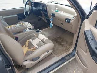 1991 Ford Explorer z VIN 1FMCU24X0MUA91155, wystawiony jako IAAI lot #42314856 z przebiegiem 75 836 mil mil oraz . Historia ofert i sprzedaży dostępna na DreamBid. Obrazek 5.