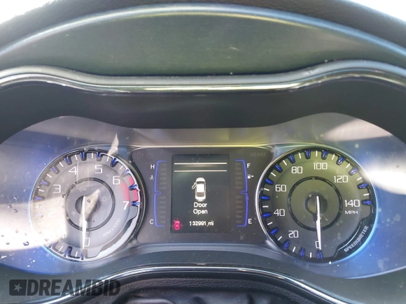 2015 Chrysler 200 S with VIN 1C3CCCBB9FN629079, listed as a IAAI auction lot 41767914 with 132,991 mi miles. Bid and sale history available at carsss.com. Image 7.