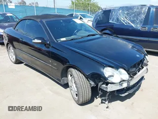2007 Mercedes-Benz CLK 550 z VIN WDBTK72F07T079596, wystawiony jako IAAI lot #42140223 z przebiegiem 131 683 mil mil oraz . Historia ofert i sprzedaży dostępna na DreamBid. Obrazek 1.