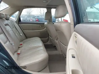 2003 Toyota Avalon XL with VIN 4T1BF28B73U272434, listed as a IAAI auction lot 42019673 with 231,796 mi miles and . Bid and sale history available at carsss.com. Image 8.