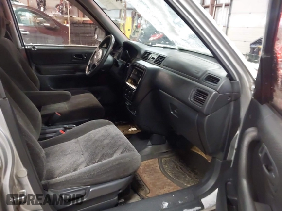 2001 Honda CR-V LX with VIN JHLRD28451S011633, listed as a IAAI auction lot 41566216 with 185,533 mi miles. Bid and sale history available at carsss.com. Image 5.