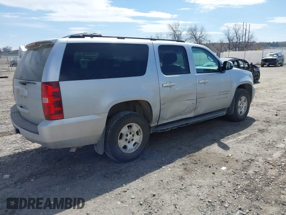 2013 Chevrolet Suburban LT with VIN 1GNSKJE78DR108955, listed as a IAAI auction lot 42004032 with 114,729 mi miles and . Bid and sale history available at DreamBid. Image 4.