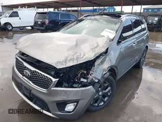 2017 Kia Sorento SX z VIN 5XYPK4A52HG307234, wystawiony jako IAAI lot #41710322 z przebiegiem 195 722 mil mil oraz . Historia ofert i sprzedaży dostępna na DreamBid. Obrazek 14.