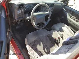 1995 GMC Sonoma z VIN 1GTCS144XS8524819, wystawiony jako Copart lot #52608765 z przebiegiem 84 794 mil mil oraz Szkody całkowita. Historia ofert i sprzedaży dostępna na DreamBid. Obrazek 8.