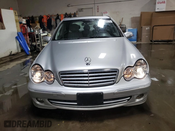 2006 Mercedes-Benz C 280 Luxury with VIN WDBRF92H16F762884, listed as a Copart auction lot 44983775 with 152,179 mi miles and Salvage Title. Bid and sale history available at DreamBid. Image 5.