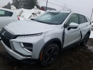 2024 Mitsubishi Eclipse Cross ES z VIN JA4ATUAA2RZ619549, wystawiony jako Copart lot #53092655 z przebiegiem 24 199 mil mil oraz Szkoda całkowita • Salvage title. Historia ofert i sprzedaży dostępna na DreamBid. Obrazek 1.