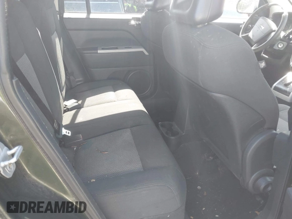 2008 Jeep Compass Sport with VIN 1J8FF47WX8D758998, listed as a IAAI auction lot 42061944 with 271,977 mi miles and . Bid and sale history available at carsss.com. Image 8.