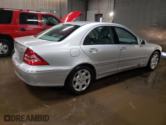 2005 Mercedes-Benz C 320 с VIN WDBRF84J45F591847, выставлен на аукционе Copart как лот 47051965 с пробегом 169 885 миль миль и Списание • Salvage title. История ставок и продаж доступна на DreamBid. Изображение 3.