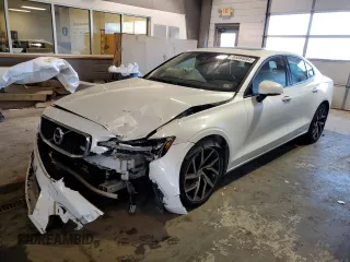 2019 Volvo S60 Momentum with VIN 7JR102FK8KG008268, listed as a Copart auction lot 40044664 with 88,330 mi miles. Bid and sale history available at carsss.com. Image 1.