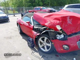 2008 Pontiac Solstice z VIN 1G2MB35B58Y102189, wystawiony jako IAAI lot #42146408 z przebiegiem Nie podano mil oraz . Historia ofert i sprzedaży dostępna na DreamBid. Obrazek 1.