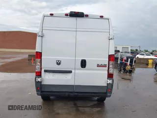 2017 Ram ProMaster Cargo z VIN 3C6TRVDG0HE510415, wystawiony jako IAAI lot #42039265 z przebiegiem 183 670 mil mil oraz . Historia ofert i sprzedaży dostępna na DreamBid. Obrazek 16.