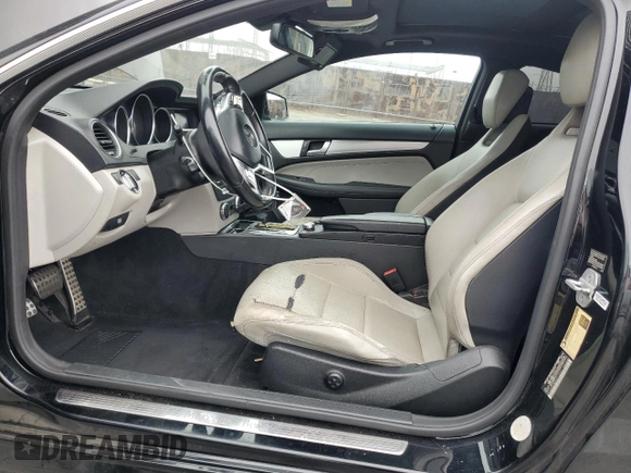2012 Mercedes-Benz C 250 с VIN WDDGJ4HB3CF913531, выставлен на аукционе Copart как лот 60371295 с пробегом 155 451 миль миль и Чистый • Clean title. История ставок и продаж доступна на DreamBid. Изображение 7.