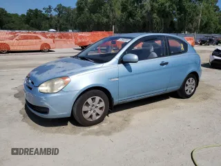 2010 Hyundai Accent GS z VIN KMHCM3AC4AU152803, wystawiony jako Copart lot #57549265 z przebiegiem 131 396 mil mil oraz Szkoda całkowita • Salvage title. Historia ofert i sprzedaży dostępna na DreamBid. Obrazek 1.