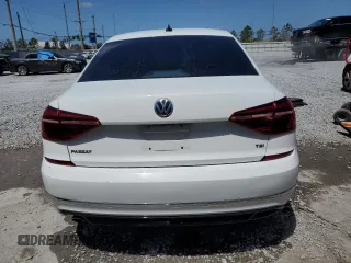 2018 Volkswagen Passat S z VIN 1VWAA7A34JC046737, wystawiony jako Copart lot #54478135 z przebiegiem 70 530 mil mil oraz Nie do naprawy • Non repairable. Historia ofert i sprzedaży dostępna na DreamBid. Obrazek 6.