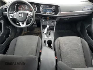 2021 Volkswagen Jetta S z VIN 3VWC57BU8MM072975, wystawiony jako Copart lot #57489295 z przebiegiem 47 455 mil mil oraz Czysty tytuł • Clean title. Historia ofert i sprzedaży dostępna na DreamBid. Obrazek 8.