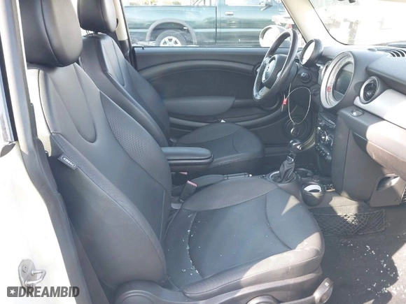 2012 MINI Cooper Hardtop with VIN WMWSU3C53CT258034, listed as a IAAI auction lot 40379259 with 96,370 mi miles. Bid and sale history available at carsss.com. Image 5.