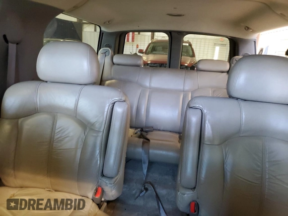 2000 Chevrolet Suburban LT with VIN 3GNEC16TXYG110718, listed as a Copart auction lot 74734314 with 208,488 mi miles and Salvage Title. Bid and sale history available at carsss.com. Image 10.
