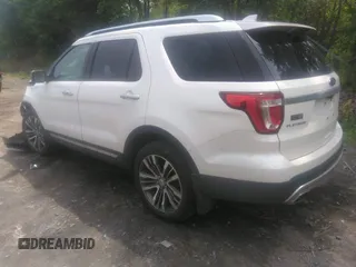 2017 Ford Explorer Platinum z VIN 1FM5K8HT9HGA06455, wystawiony jako IAAI lot #39898107 z przebiegiem 51 348 mil mil oraz . Historia ofert i sprzedaży dostępna na DreamBid. Obrazek 3.