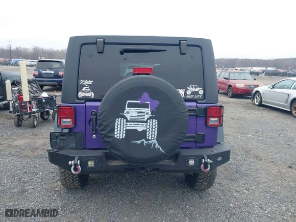 2018 Jeep Wrangler JK Unlimited Sport S with VIN 1C4BJWDG8JL828832, listed as a IAAI auction lot 41785365 with NaN miles. Bid and sale history available at carsss.com. Image 16.