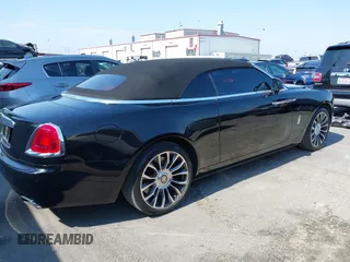 2018 Rolls-Royce Dawn z VIN SCA666D59JU115652, wystawiony jako IAAI lot #39811506 z przebiegiem 21 608 mil mil oraz . Historia ofert i sprzedaży dostępna na DreamBid. Obrazek 4.