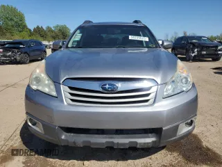 2010 Subaru Outback Premium All-Weather Anniversary z VIN 4S4BRCCC6A3357944, wystawiony jako Copart lot #56299625 z przebiegiem 141 392 mil mil oraz Szkoda całkowita • Salvage title. Historia ofert i sprzedaży dostępna na DreamBid. Obrazek 5.