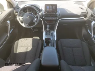 2024 Mitsubishi Eclipse Cross LE z VIN JA4ATVAA9RZ014479, wystawiony jako Copart lot #52881185 z przebiegiem 19 406 mil mil oraz Czysty tytuł • Clean title. Historia ofert i sprzedaży dostępna na DreamBid. Obrazek 8.