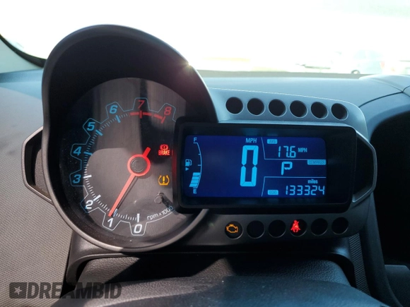 2012 Chevrolet Sonic LS z VIN 1G1JA6SHXC4171044, wystawiony jako Copart lot #45956415 z przebiegiem 133 324 mil mil oraz Szkoda całkowita • Salvage title. Historia ofert i sprzedaży dostępna na DreamBid. Obrazek 9.