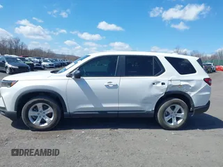 2023 Honda Pilot LX with VIN 5FNYG2H29PB007041, listed as a IAAI auction lot 41887999 with 8,107 mi miles. Bid and sale history available at carsss.com. Image 14.