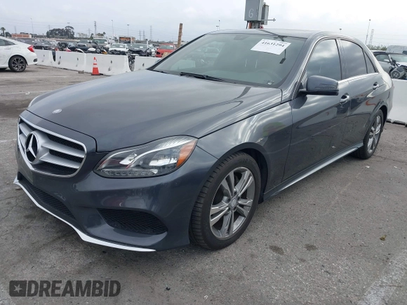 2014 Mercedes-Benz E-Class E 250 BlueTEC Luxury with VIN WDDHF0EB6EA942847, listed as a IAAI auction lot 41631294 with 48,650 mi miles. Bid and sale history available at carsss.com. Image 17.
