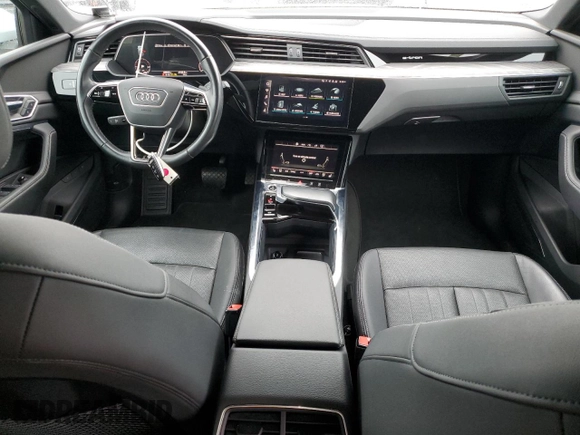2023 Audi e-tron Sportback Premium Plus z VIN WA12ABGE1PB007387, wystawiony jako Copart lot #50734225 z przebiegiem 48 484 mil mil oraz Szkoda całkowita • Salvage title. Historia ofert i sprzedaży dostępna na DreamBid. Obrazek 8.