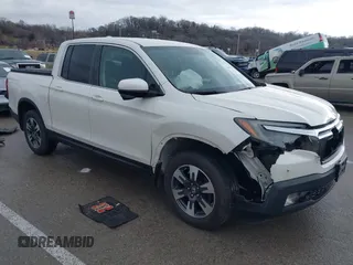 2017 Honda Ridgeline RTL-T z VIN 5FPYK3F64HB018970, wystawiony jako IAAI lot #41467427 z przebiegiem 235 175 mil mil oraz . Historia ofert i sprzedaży dostępna na DreamBid. Obrazek 1.