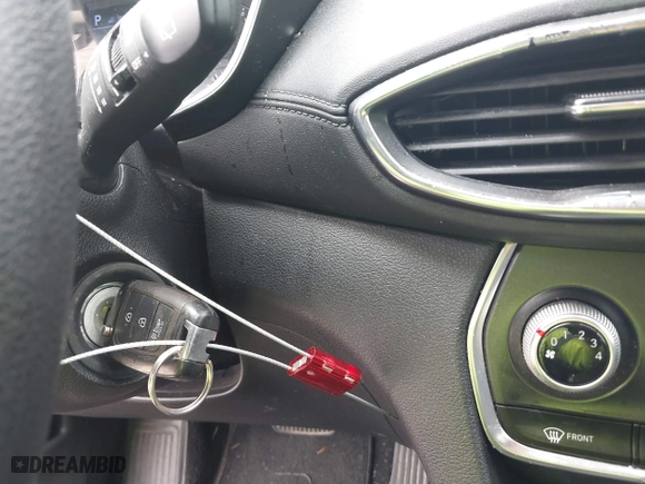 2019 Hyundai Santa Fe SE with VIN 5NMS23AD1KH074388, listed as a IAAI auction lot 41539007 with 123,570 mi miles. Bid and sale history available at carsss.com. Image 11.