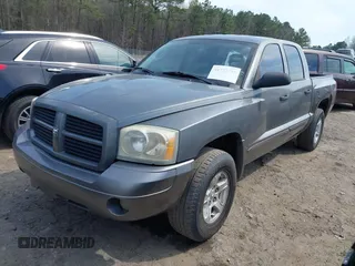 2006 Dodge Dakota SLT with VIN 1D7HW48N96S689743, listed as a IAAI auction lot 41772735 with 258,532 mi miles. Bid and sale history available at carsss.com. Image 2.