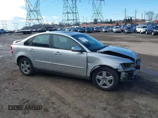 2007 Volvo S40 2.5L Turbo with VIN YV1MH682872286398, listed as a IAAI auction lot 41585184 with 71,494 mi miles. Bid and sale history available at carsss.com. Image 1.