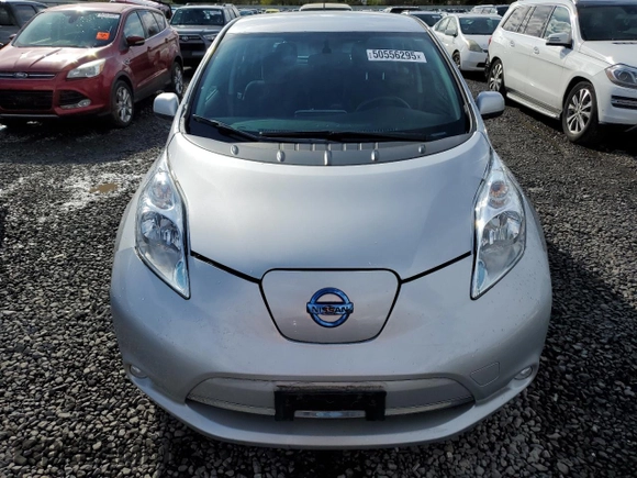2015 Nissan LEAF SV with VIN 1N4AZ0CPXFC313458, listed as a Copart auction lot 50556295 with 85,231 mi miles and Salvage Title. Bid and sale history available at carsss.com. Image 5.