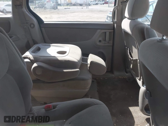 2005 Toyota Sienna CE with VIN 5TDZA23C05S294140, listed as a IAAI auction lot 42192185 with 204,621 mi miles and . Bid and sale history available at DreamBid. Image 8.