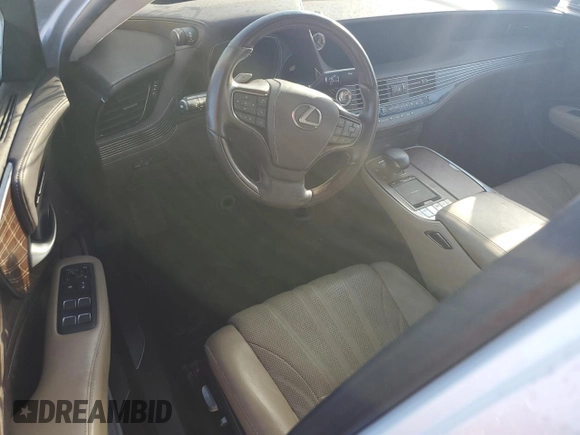 2020 Lexus LS 500 z VIN JTHD51FF4L5012839, wystawiony jako Copart lot #74348624 z przebiegiem Nie podano mil oraz Nie do naprawy • Non repairable. Historia ofert i sprzedaży dostępna na DreamBid. Obrazek 8.