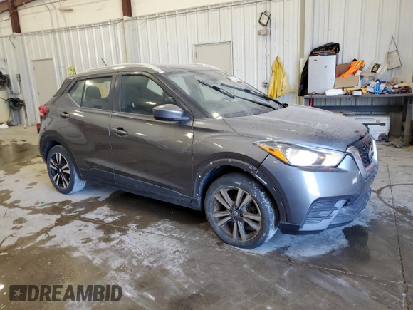 2019 Nissan Kicks S z VIN 3N1CP5CU5KL527934, wystawiony jako Copart lot #56354865 z przebiegiem 134 063 mil mil oraz Czysty tytuł • Clean title. Historia ofert i sprzedaży dostępna na DreamBid. Obrazek 4.