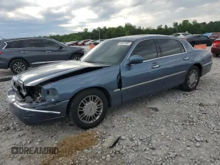2005 Lincoln Town Car Signature Limited z VIN 1LNHM82W05Y625901, wystawiony jako Copart lot #55922865 z przebiegiem Nie podano mil oraz Szkody całkowita. Historia ofert i sprzedaży dostępna na DreamBid. Obrazek 1.