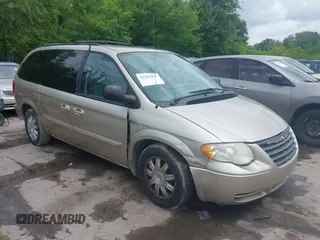 2005 Chrysler Town & Country Touring z VIN 2C8GP54L25R491310, wystawiony jako IAAI lot #42363567 z przebiegiem 203 608 mil mil oraz . Historia ofert i sprzedaży dostępna na DreamBid. Obrazek 1.