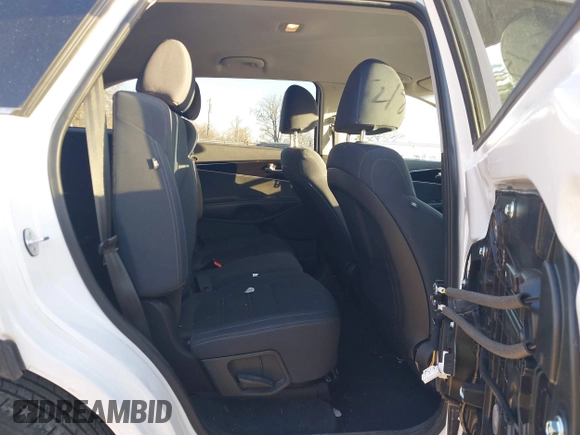 2019 Kia Sorento LX V6 with VIN 5XYPG4A57KG481194, listed as a IAAI auction lot 41748834 with 139,829 mi miles. Bid and sale history available at carsss.com. Image 8.