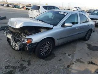 2004 Volvo S60 with VIN YV1RS59V442342679, listed as a Copart auction lot 86411434 with 184,388 mi miles and Salvage Title. Bid and sale history available at carsss.com. Image 1.