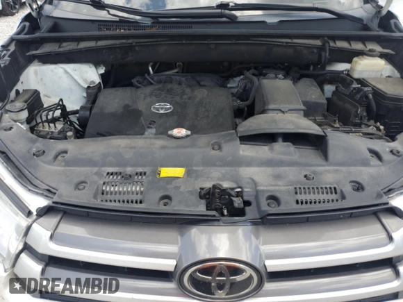 2018 Toyota Highlander SE z VIN 5TDJZRFH4JS801234, wystawiony jako Copart lot #58356715 z przebiegiem 140 265 mil mil oraz Szkoda całkowita • Salvage title. Historia ofert i sprzedaży dostępna na DreamBid. Obrazek 12.
